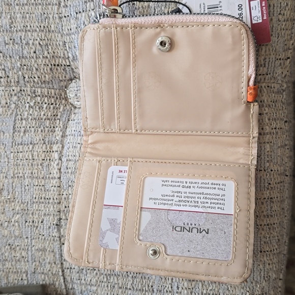 MUNDI BRAND WOMEN'S SMALL "FRUIT PUNCH FLORAL" WALLET WITH RFID PROTECTI… - Picture 5 of 11